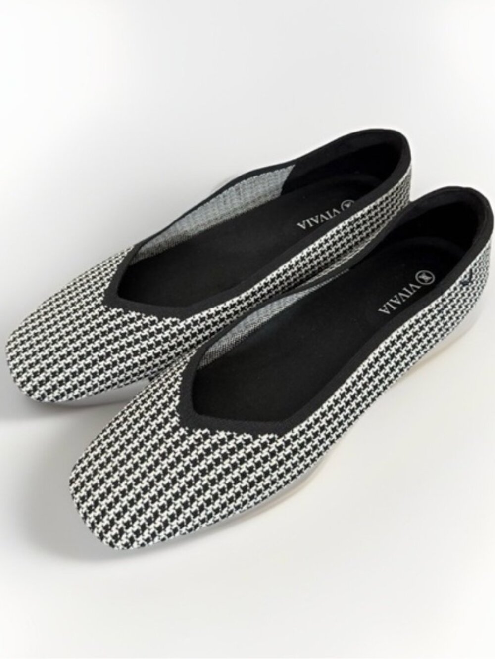 Vivaia Square-Toe V-Cut Flats (Margot 2.0) Houndstooth